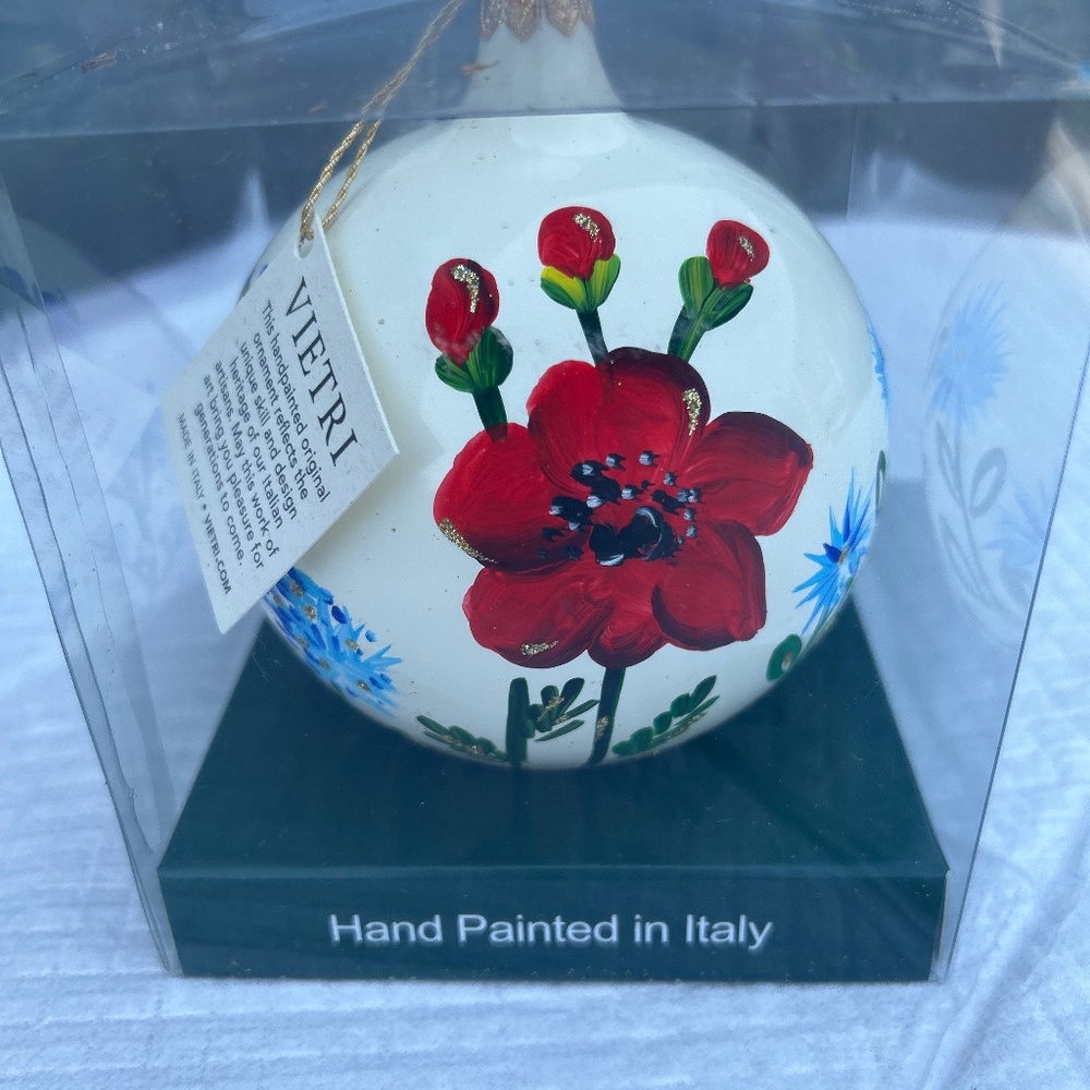 Gorgeous Vietri hand-painted ornament